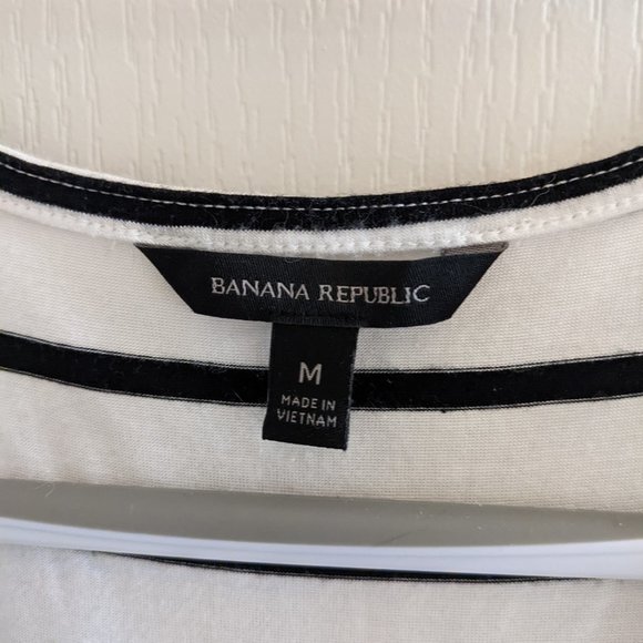 Banana Republic sleeveless top - Picture 2 of 5